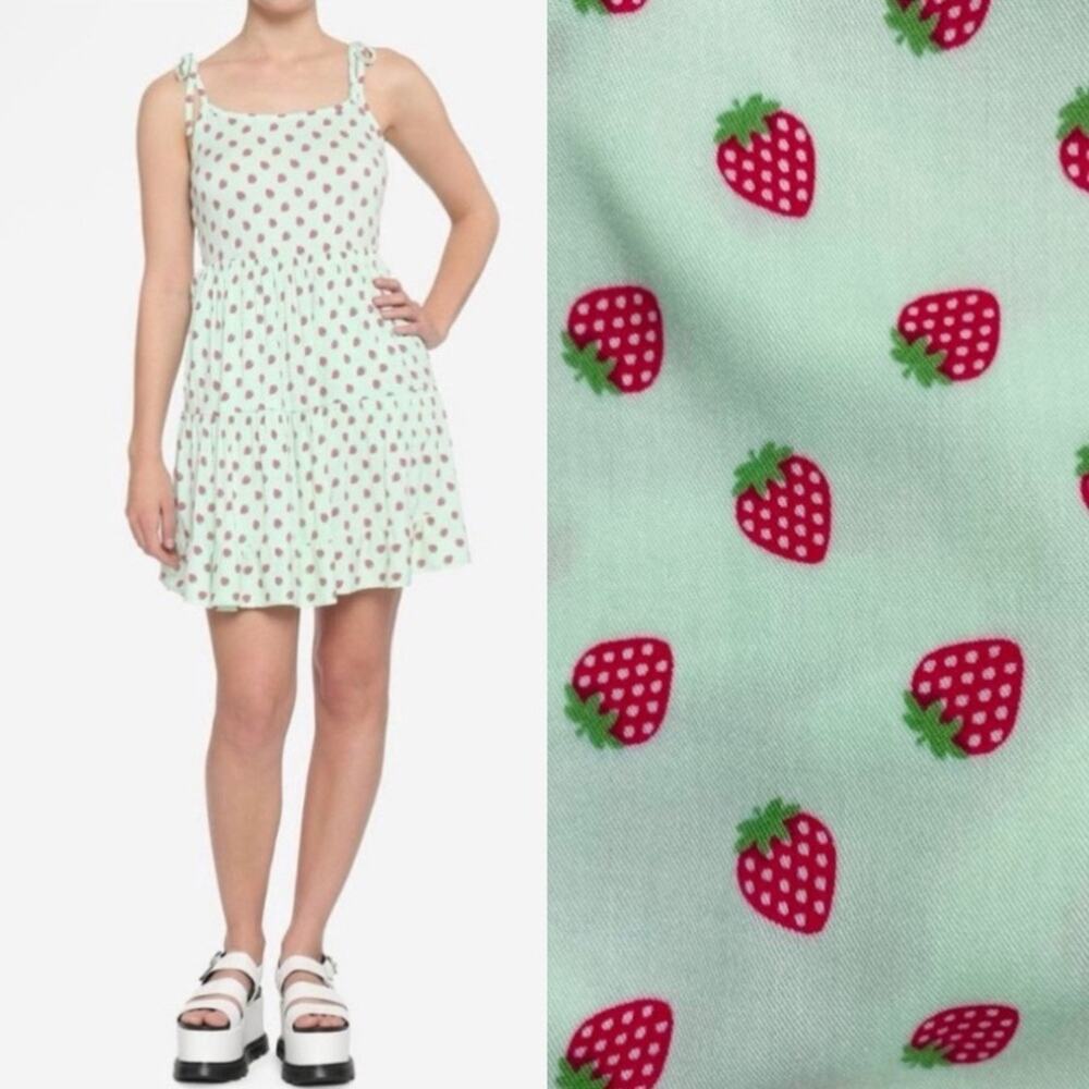 Hot Topic Mint Strawberry Tiered Dress size Medium